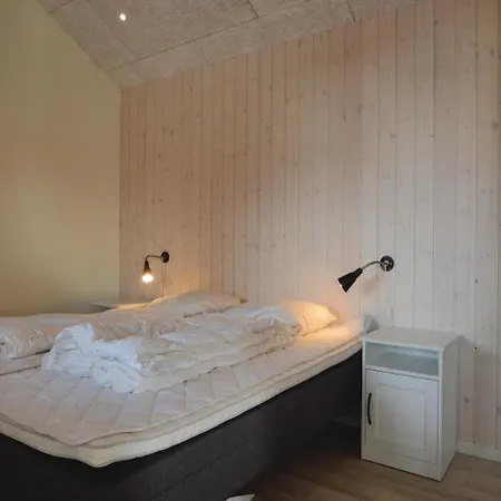 Two Bedroom Holiday In *