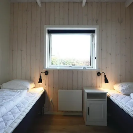 בית נופש Two Bedroom Holiday In Hejls